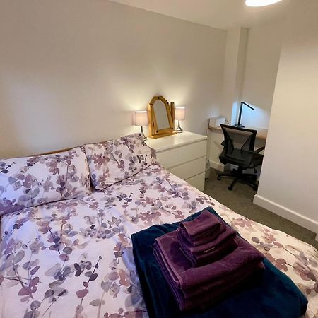 Vernon Place Town Centre, Vernon Cottage 3-Bed With Parking, 1A Vernon Court 2-Bed With Parking, 1B Studio No Parking, Off The High Street Next To Sandford Park Cheltenham Exterior foto