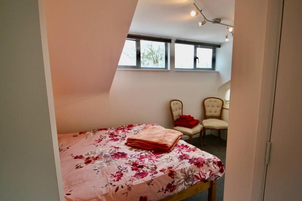 Vernon Place Town Centre, Vernon Cottage 3-Bed With Parking, 1A Vernon Court 2-Bed With Parking, 1B Studio No Parking, Off The High Street Next To Sandford Park Cheltenham Exterior foto