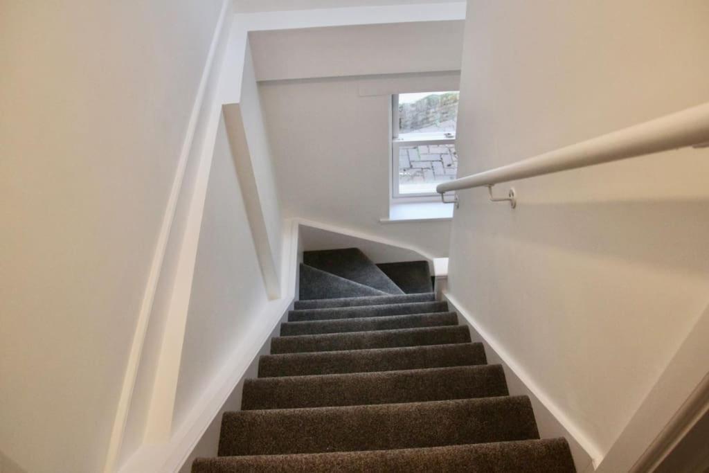 Vernon Place Town Centre, Vernon Cottage 3-Bed With Parking, 1A Vernon Court 2-Bed With Parking, 1B Studio No Parking, Off The High Street Next To Sandford Park Cheltenham Exterior foto