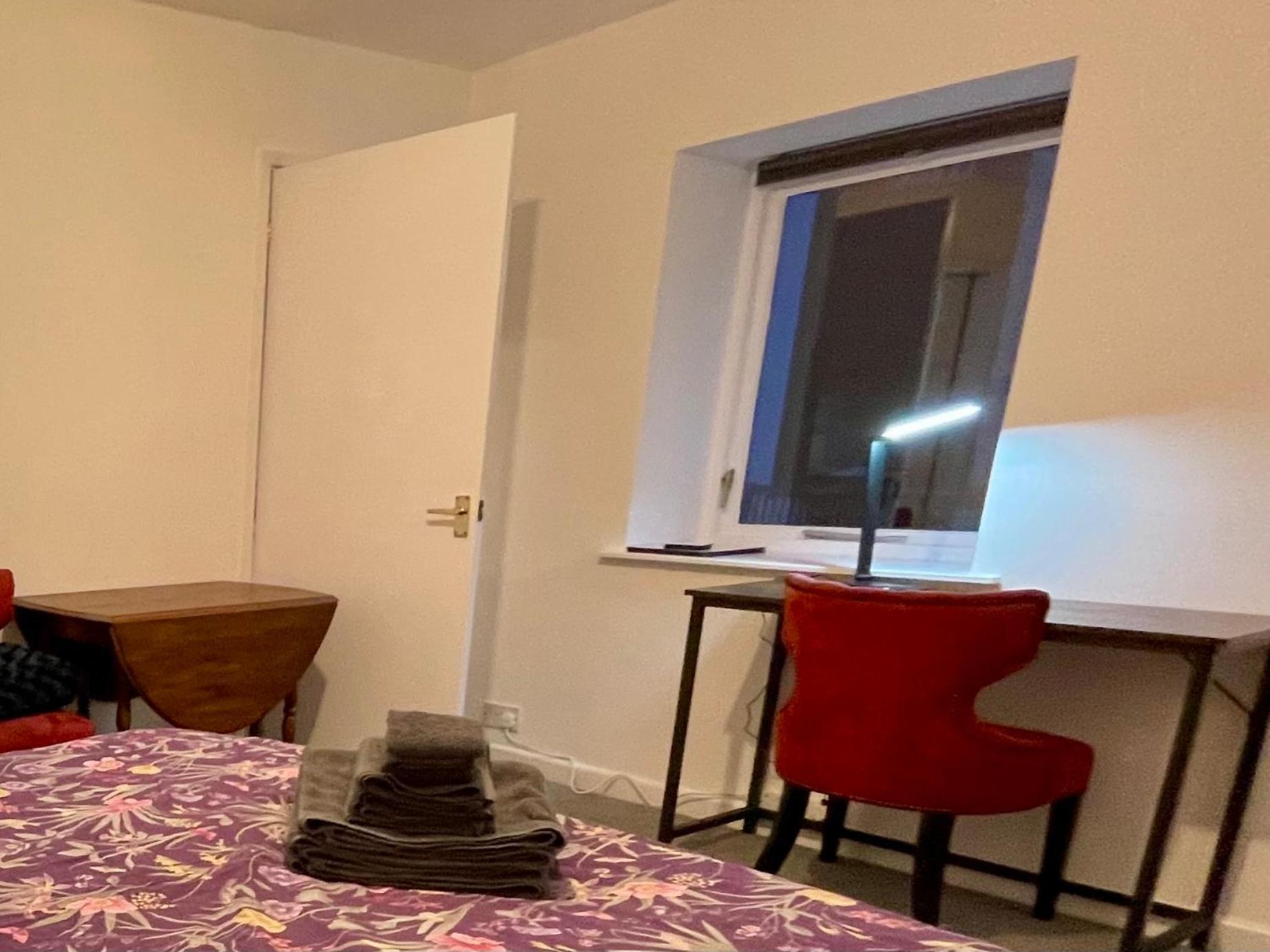 Vernon Place Town Centre, Vernon Cottage 3-Bed With Parking, 1A Vernon Court 2-Bed With Parking, 1B Studio No Parking, Off The High Street Next To Sandford Park Cheltenham Exterior foto