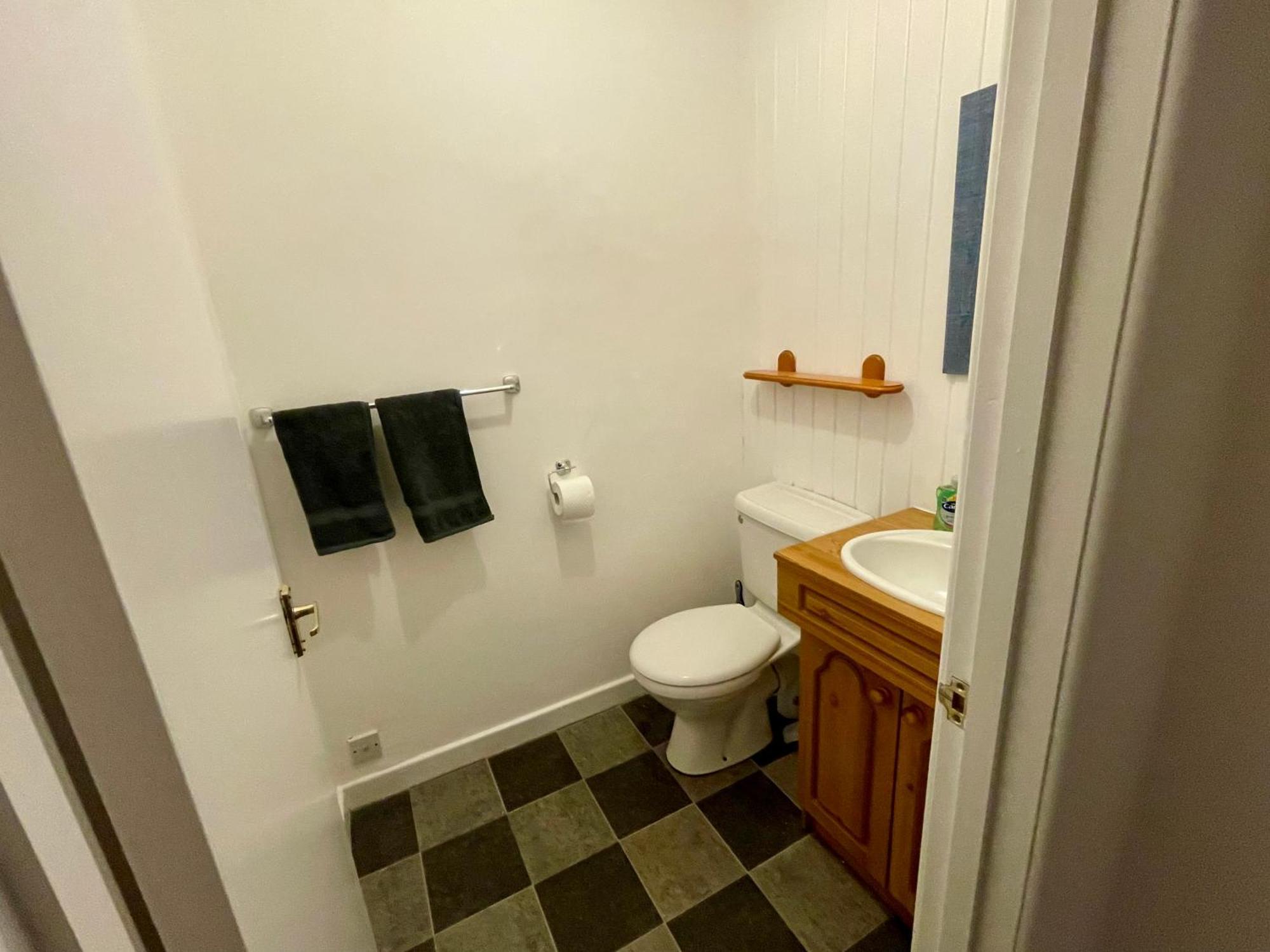 Vernon Place Town Centre, Vernon Cottage 3-Bed With Parking, 1A Vernon Court 2-Bed With Parking, 1B Studio No Parking, Off The High Street Next To Sandford Park Cheltenham Exterior foto
