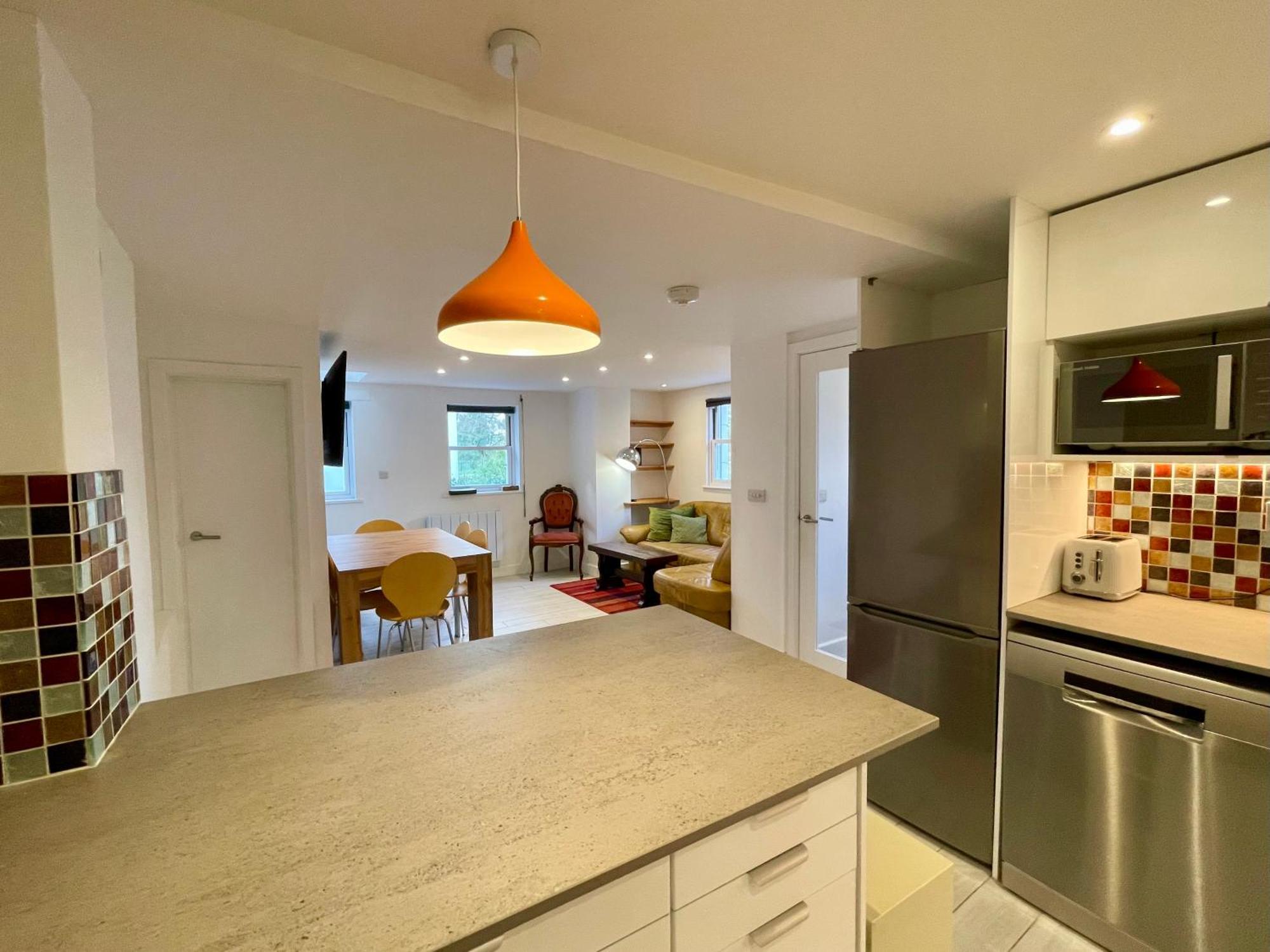 Vernon Place Town Centre, Vernon Cottage 3-Bed With Parking, 1A Vernon Court 2-Bed With Parking, 1B Studio No Parking, Off The High Street Next To Sandford Park Cheltenham Exterior foto